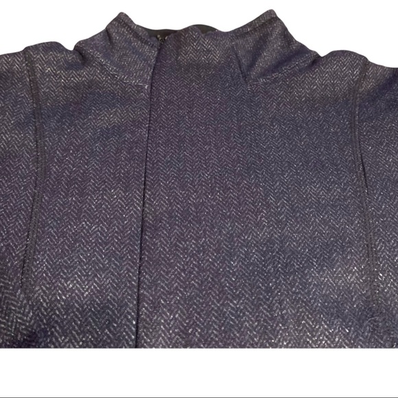 Kyodan black and gray houndstooth detail pull over  1/2 zip l/s top size small - Picture 8 of 10